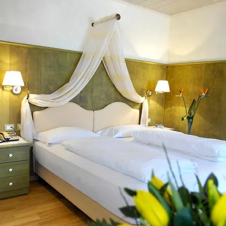 Otel Weisses Lamm Monguelfo-Tesido / Welsberg-Taisten