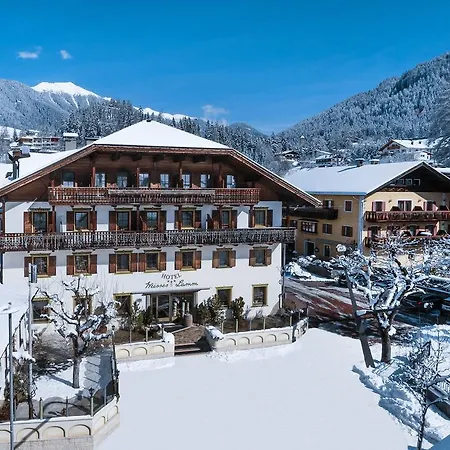 Hotel Weisses Lamm Monguelfo-Tesido / Welsberg-Taisten