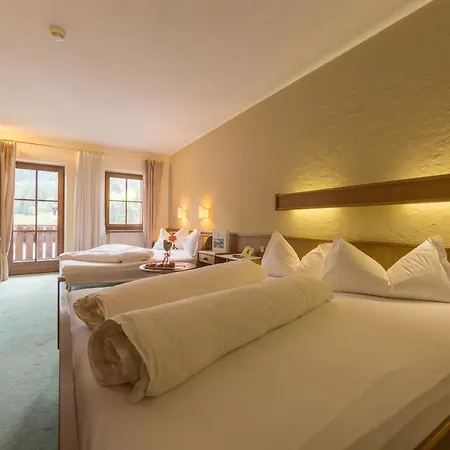 Hotel Weisses Lamm Monguelfo-Tesido / Welsberg-Taisten