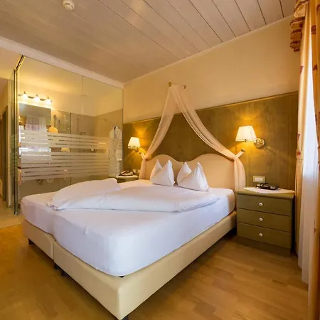 Weisses Lamm Hotel Monguelfo-Tesido / Welsberg-Taisten