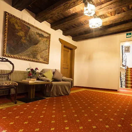 Hotel Weisses Lamm Monguelfo-Tesido / Welsberg-Taisten